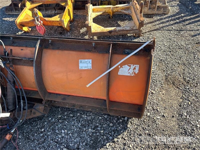  Arctic 8 ft 6 in 2 Way Snow Plow - Fits Truck Schneeschilde und -pflüge
