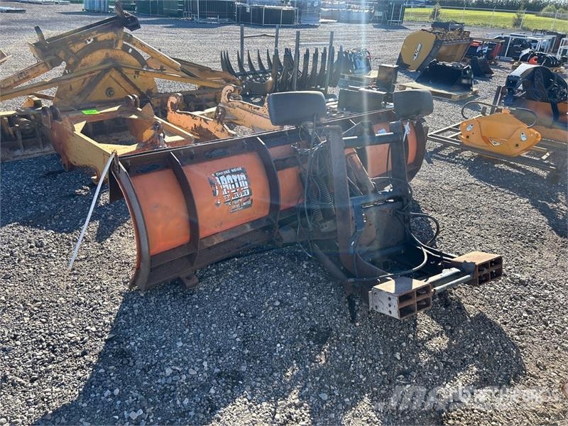 Arctic 8 ft 6 in Snow Plow Lumiaurat