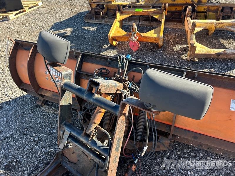 Arctic 8 ft 6 in Snow Plow Lumiaurat