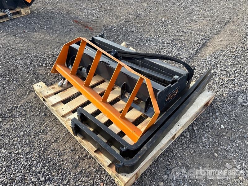 Arteer HPF-48L 48 In Hydraulic Skid Steer Forks (Unused) شوكات