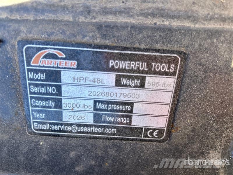 Arteer HPF-48L 48 in Hydraulic Skid Steer Forks (Unused) Forquilhas