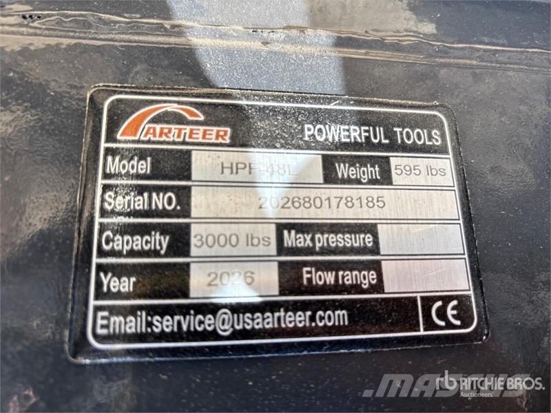 Arteer HPF-48L 48 In Hydraulic Skid Steer Forks (Unused) شوكات
