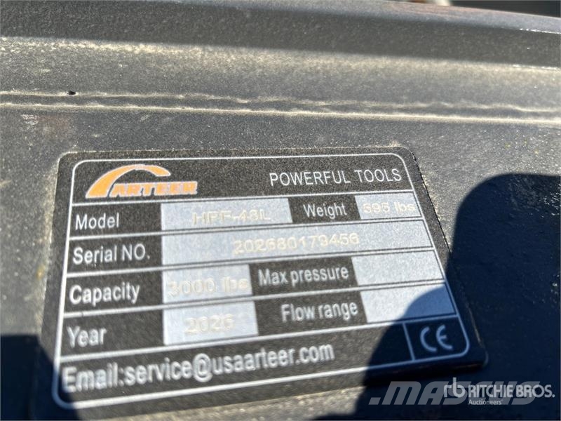 Arteer HPF-48L 48 in Hydraulic Skid Steer Forks (Unused) Forquilhas