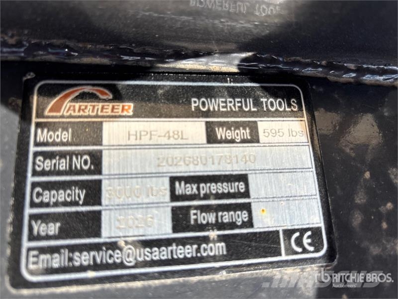 Arteer HPF-48L 48 In Hydraulic Skid Steer Forks (Unused) شوكات