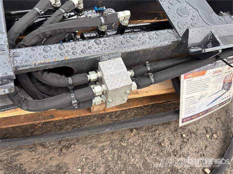 Arteer HPF-48L 48 in Hydraulic Skid Steer Forks (Unused) شوكات