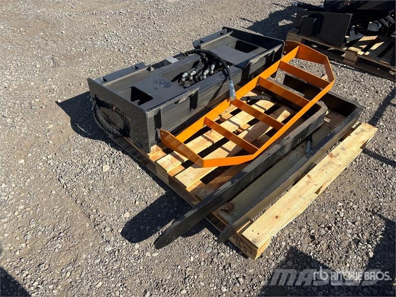 Arteer HPF-48L 48 in Hydraulic Skid Steer Forks (Unused) 叉