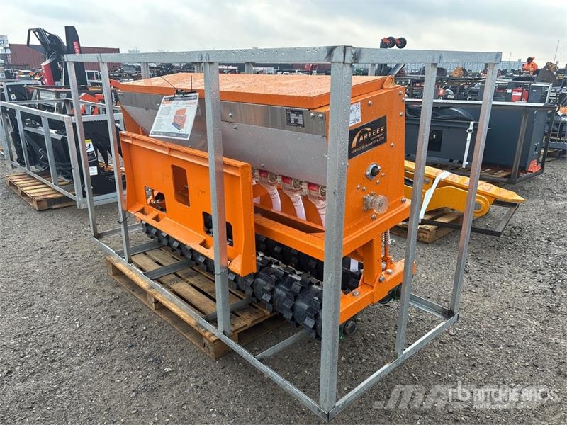Arteer NSD-72W 72 in 3-Point & Skid Steer Seeder (Unused) 鑽頭