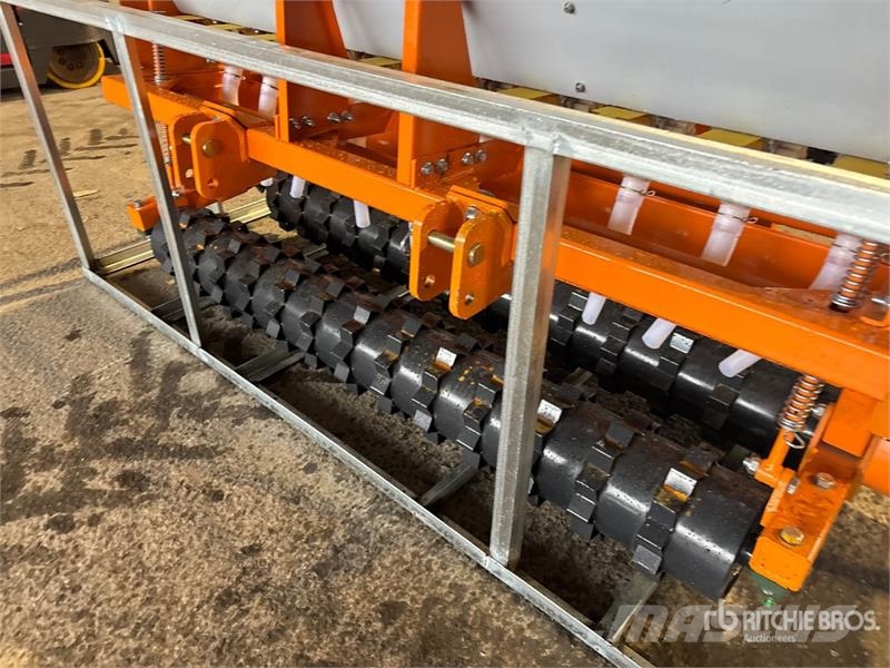 Arteer NSD-72W 72 in 3-Point & Skid Steer Seeder (Unused) Σπορείς