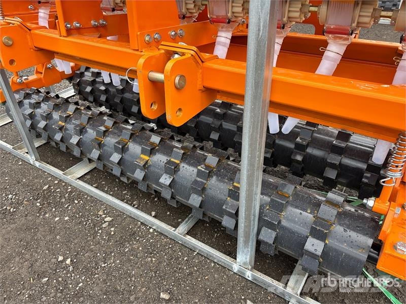 Arteer NSD-72W 72 in 3-Point & Skid Steer Seeder (Unused) مثاقيب