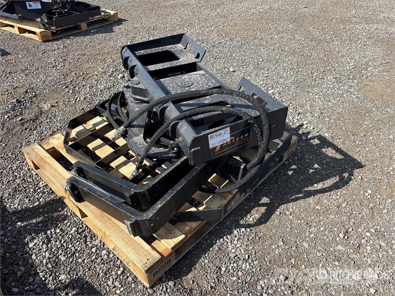 Arteer RPT-42L 60 in Rotating Hydraulic Skid Steer Forks  叉