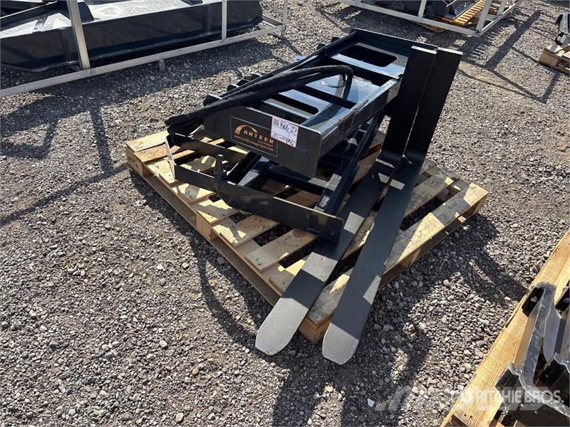 Arteer RPT-42L 60 in Rotating Hydraulic Skid Steer Forks  Furci