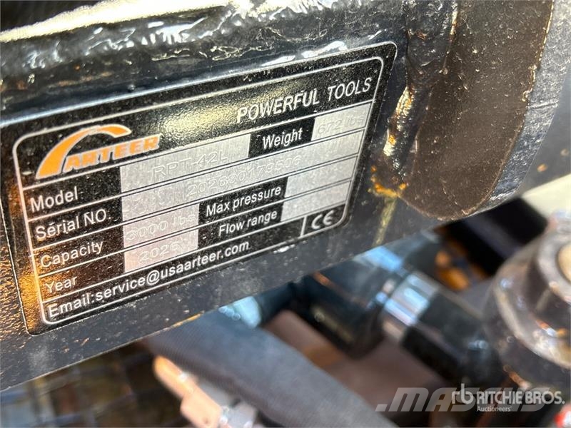 Arteer RPT-42L 60 in Rotating Hydraulic Skid Steer Forks Forquilhas