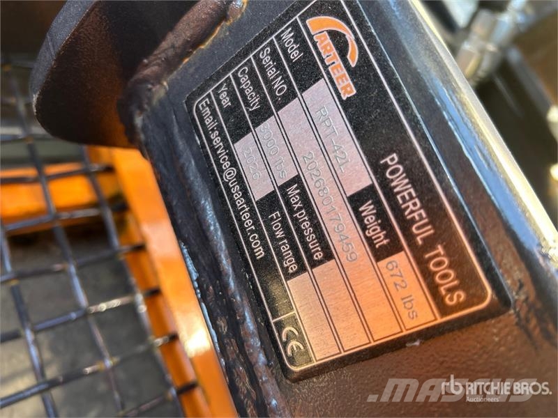Arteer RPT-42L 60 in Rotating Hydraulic Skid Steer Forks  Forquilhas