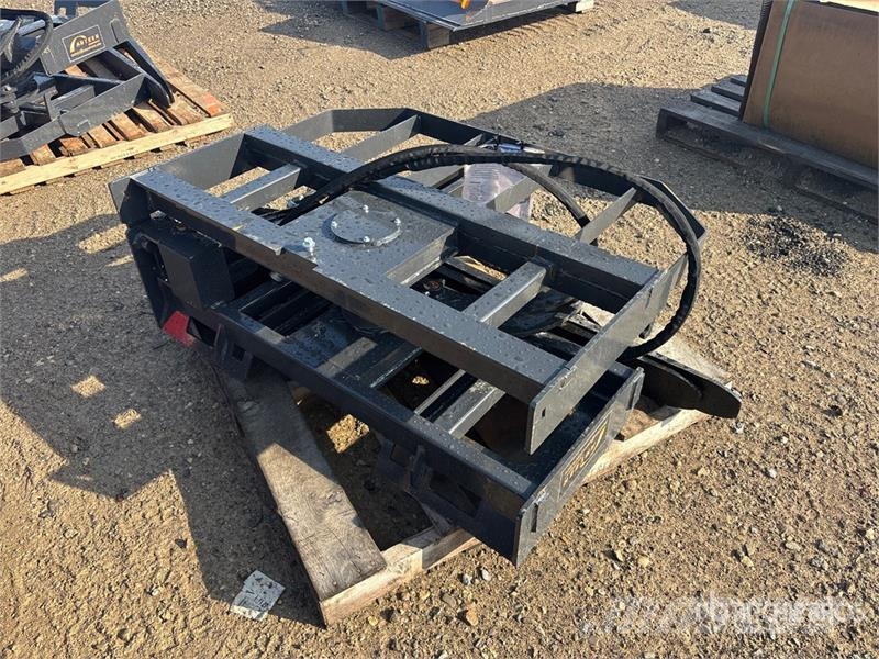 Arteer RPT-42L 60 in Rotating Hydraulic Skid Steer Forks Gabeln