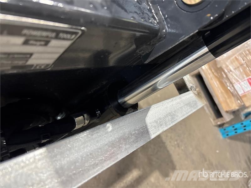 Arteer RR-78W 78 in Skid Steer Root Rake (Unused) Vändare och luftare
