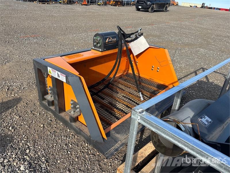 Arteer SB-72W 72 in Skid Steer Screening Bucket (Unused) Prosévací lopaty