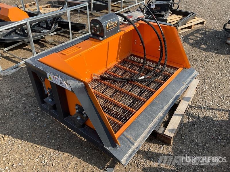 Arteer SB-72W 72 in Skid Steer Screening Bucket (Unused) 篩分機