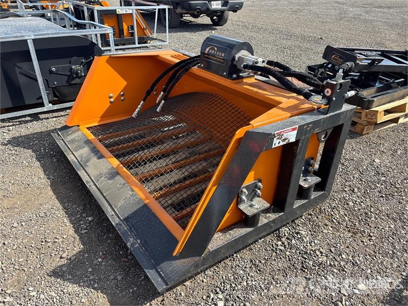 Arteer SB-72W 72 in Skid Steer Screening Bucket (Unused) Sijāšanas kausi