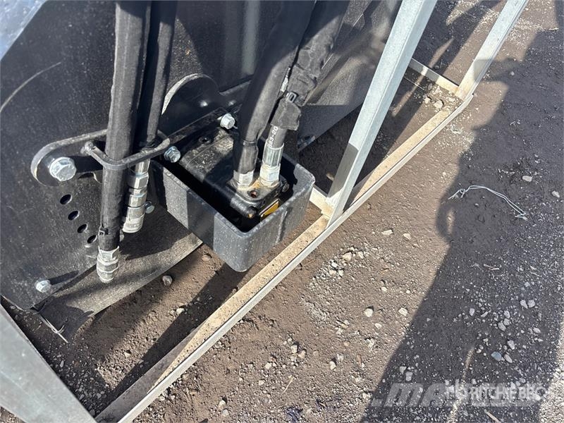 Arteer SS-72W 72 in Skid Steer Sweeper (Unused) Kefék