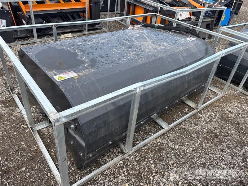 Arteer SS-72W 72 in Skid Steer Sweeper (Unused) Četke