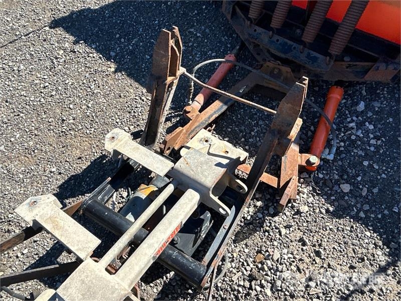  Artic 8 ft 2 Way Snow Plow Снігоочищувальні ножі та плуги