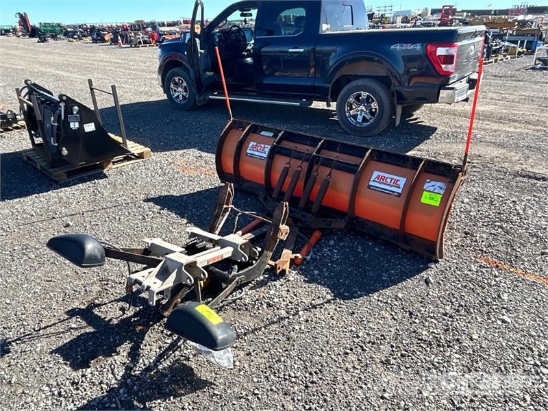  Artic 8 ft 2 Way Snow Plow Снігоочищувальні ножі та плуги