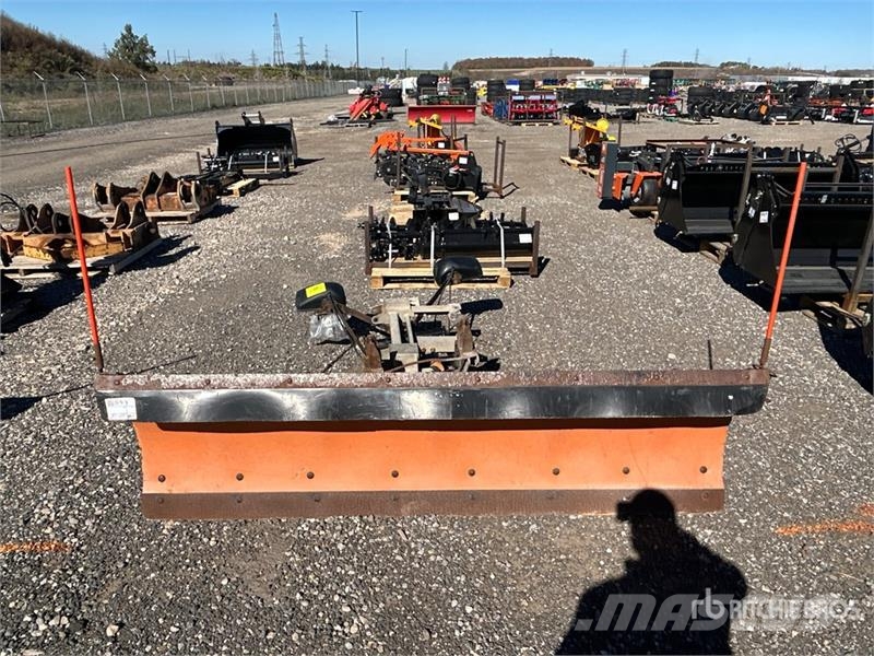  Artic 8 ft 2 Way Snow Plow Снігоочищувальні ножі та плуги