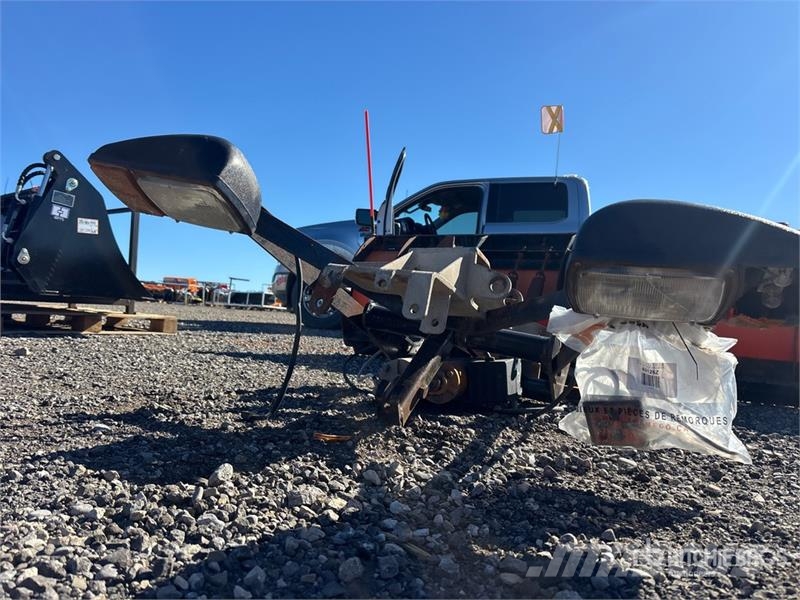  Artic 8 ft 2 Way Snow Plow Снігоочищувальні ножі та плуги