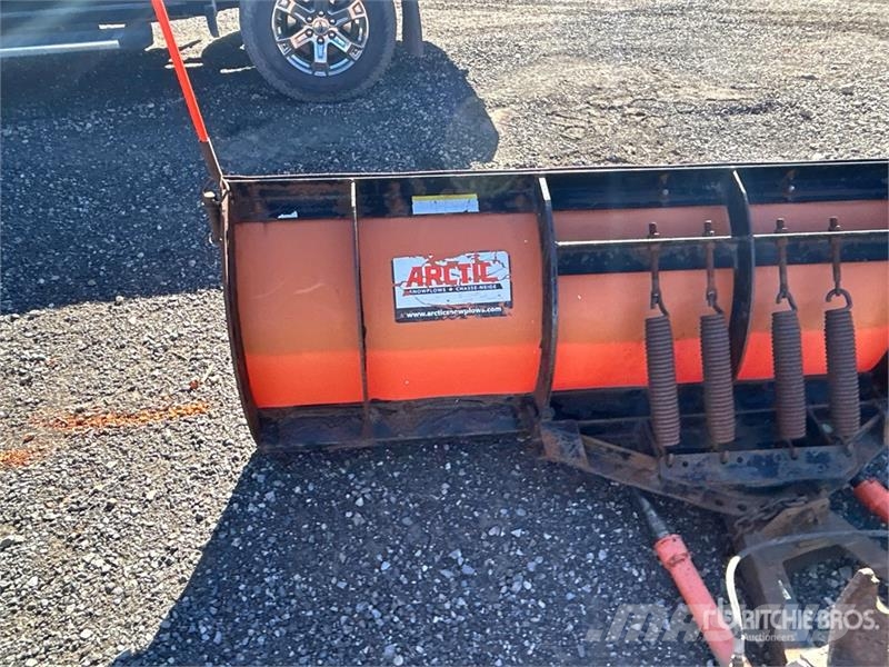  Artic 8 ft 2 Way Snow Plow Снігоочищувальні ножі та плуги