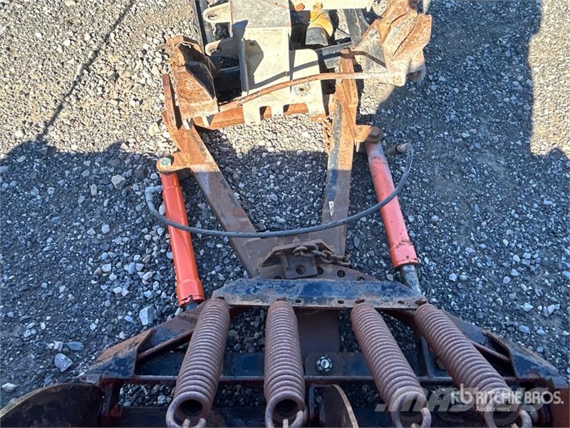 Artic 8 ft 2 Way Snow Plow Снігоочищувальні ножі та плуги