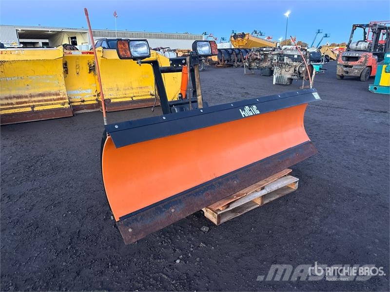 Artic 8 ft Snow Plow Snežne daske i plugovi