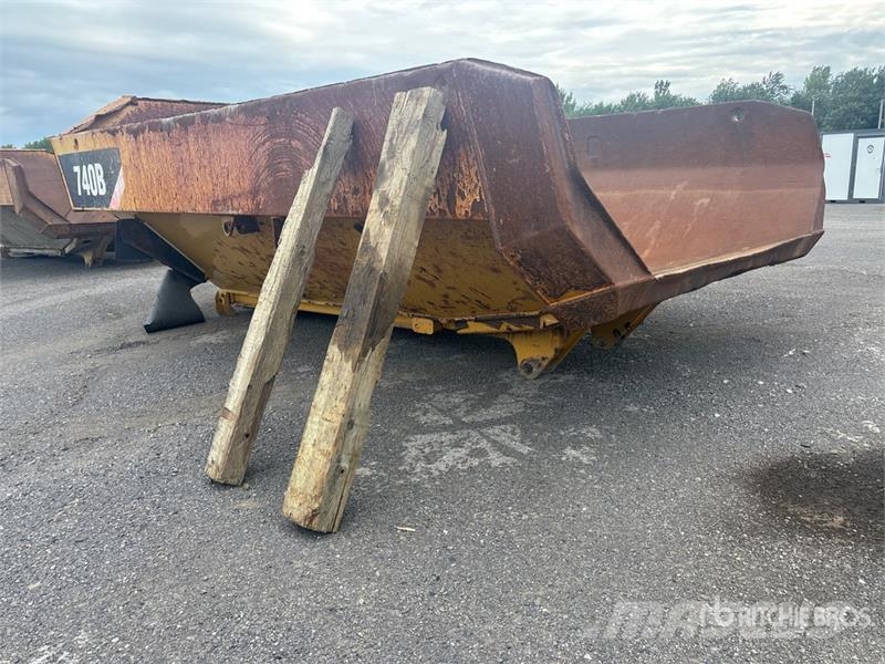  Articulated Dump Truck Body - Fits Cat 740B Drugi deli