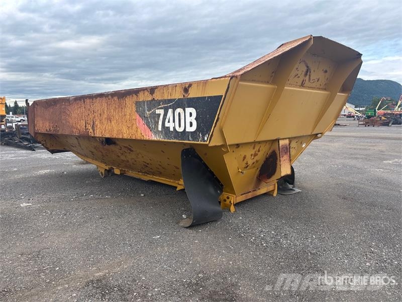  Articulated Dump Truck Body - Fits Cat 740B Drugi deli