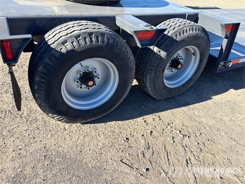  Artis 16000 lb T/A 16 ft Lowboy Trailer Dieplader