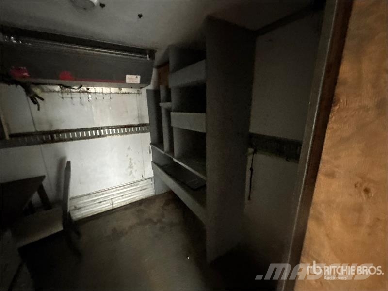  Artis 23 ft T/A Enclosed Trailer Причепи-фургони