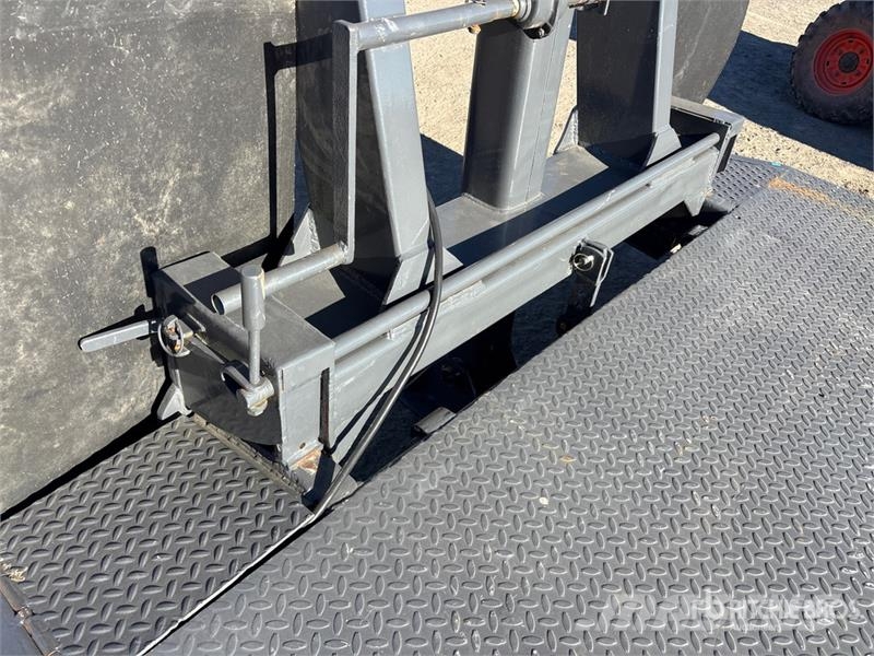 Artis T/A Removable Gooseneck Lowboy Trailer Remorque surbaissée