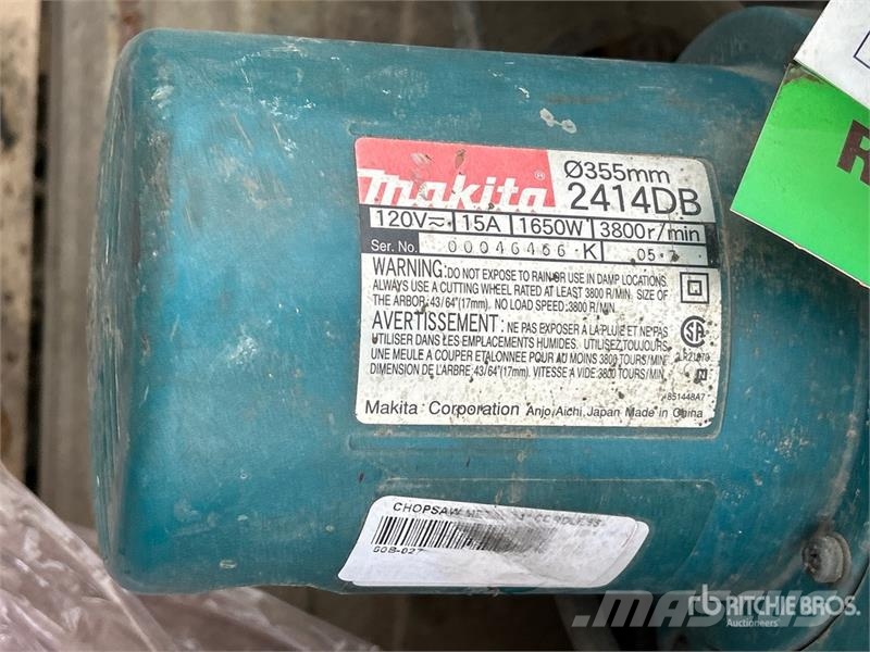  Assortment of gas pumps and heaters مكونات أخرى
