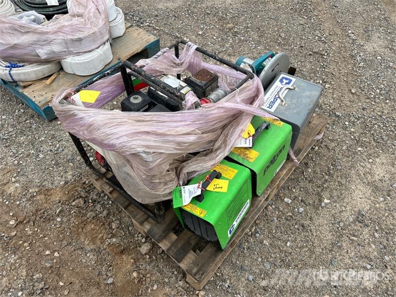  Assortment of gas pumps and heaters مكونات أخرى