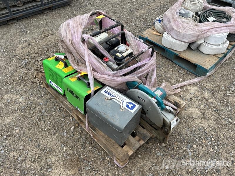  Assortment of gas pumps and heaters مكونات أخرى