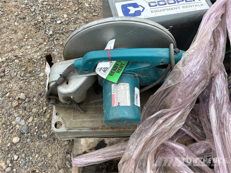  Assortment of gas pumps and heaters مكونات أخرى