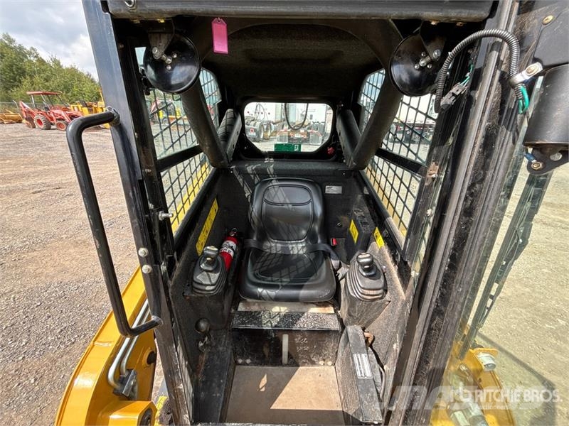 ASV RT25 Compact Track Loader Ładowarki burtowe
