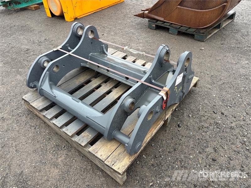  Atelier RF Wheel Loader Quick Coupler - Fits Hitac Gradbeništvo - drugo