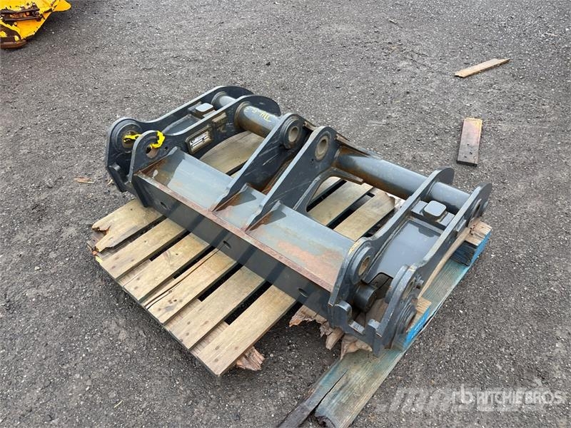  Atelier RF Wheel Loader Quick Coupler - Fits Komat Gradbeništvo - drugo