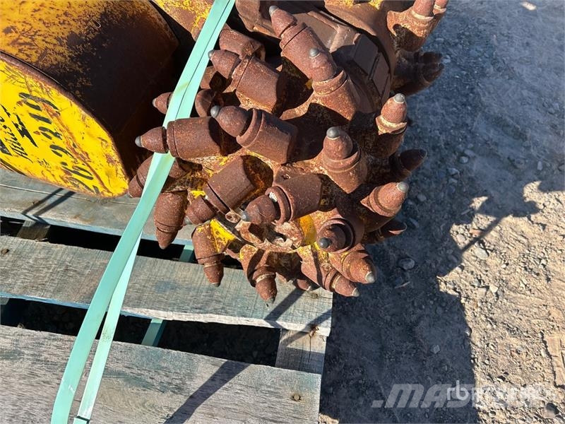 Atlas Copco DC400 24 in Q/C Hydraulic Drum Cutter Otros componentes