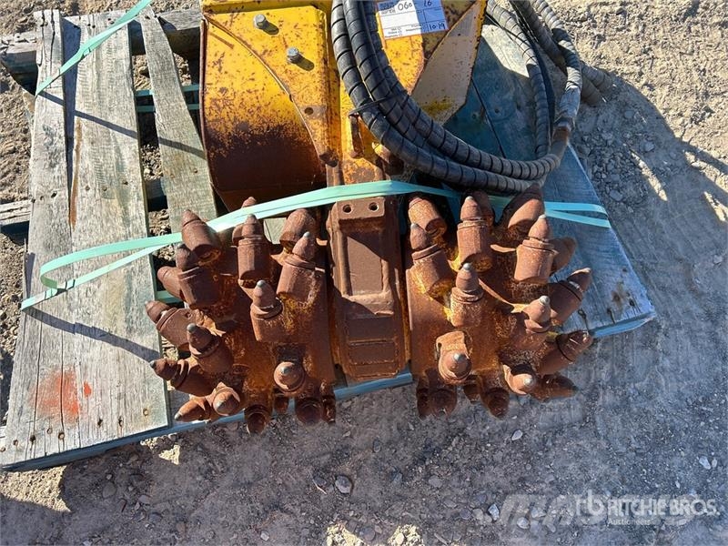 Atlas Copco DC400 24 in Q/C Hydraulic Drum Cutter Otros componentes