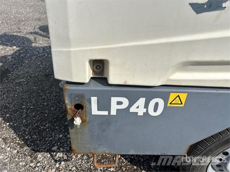 Atlas Copco V4 Πύργοι προβολέων