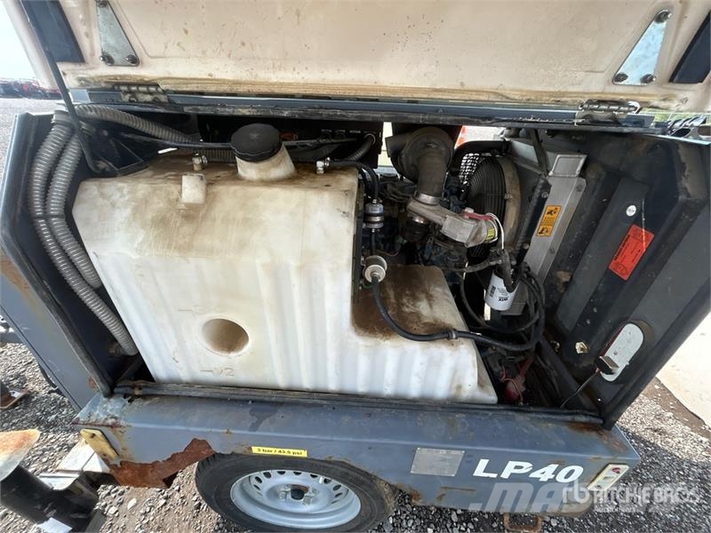Atlas Copco V4 Πύργοι προβολέων