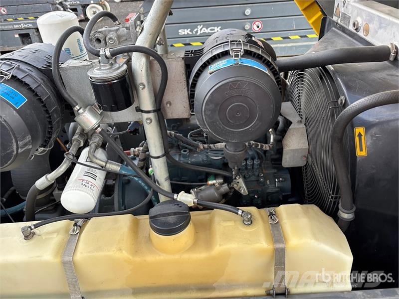 Atlas Copco XAS 88 5 m3/min Mobile Air Compressor مكابس