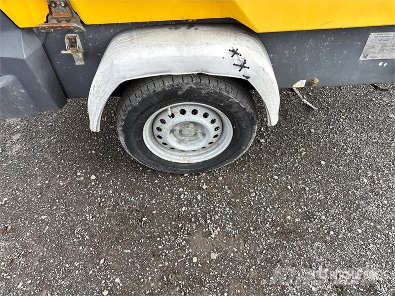 Atlas Copco XAS 88 5 m3/min Mobile Air Compressor مكابس