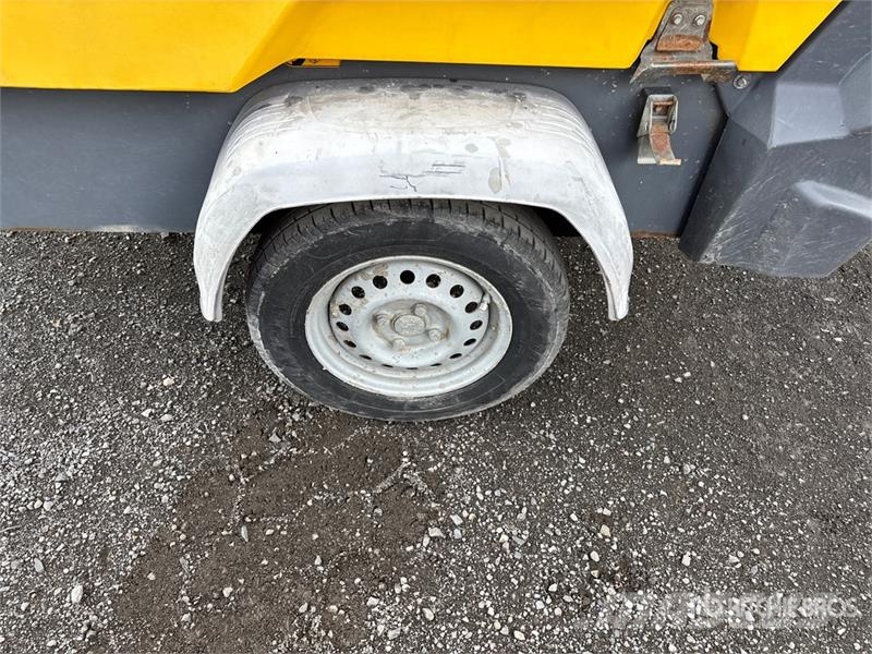 Atlas Copco XAS 88 5 m3/min Mobile Air Compressor مكابس